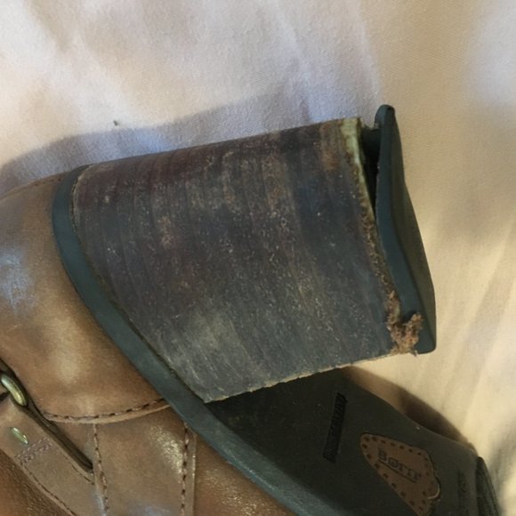 tall leather boots - Picture 3 of 4